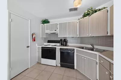 1016 Lester Ridge Court, Kissimmee, FL 34747 - Photo 5