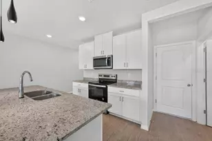 7630 Intrepid Rd, Wesley Chapel, FL 33545 - Photo 7