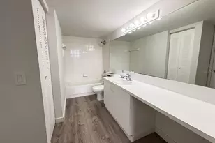 19655 E Country Club Dr, Aventura, FL 33180 - Photo 9