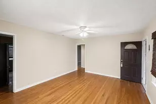1370 Admiral Woodson Ln, Clearwater, FL 33755 - Photo 11