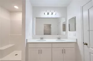 1162 Oak Bluff Dr, Davenport, FL 33837 - Photo 11