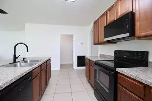 3238 Bayou Bay Dr, Lakeland, FL 33811 - Photo 7