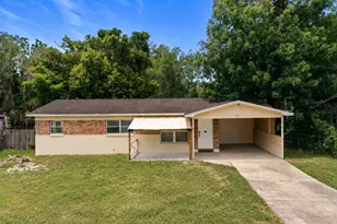 1405 Pembrook Dr, Leesburg, FL 34748 - Photo 1