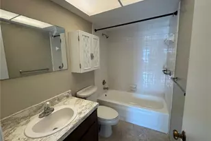 1241 Heritage Ln, Orlando, FL 32807 - Photo 9
