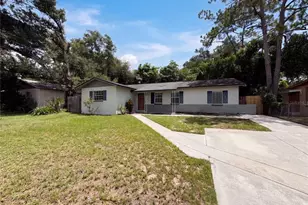 7018 Lynwood Dr, Tampa, FL 33637 - Photo 13