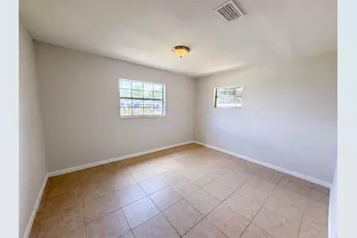 7018 Lynwood Drive, Tampa, FL 33637 - Photo 3