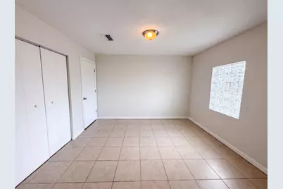7018 Lynwood Drive, Tampa, FL 33637 - Photo 5