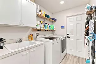 7746 Debeaubien Dr, Orlando, FL 32835 - Photo 33