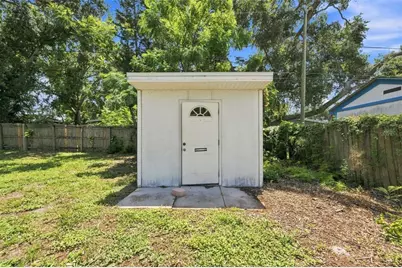 7242 Lynnwood Avenue N, Saint Petersburg, FL 33710 - Photo 9