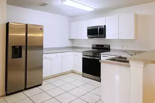 2770 Club Cortile Cir, Kissimmee, FL 34746 - Photo 3