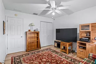 9671 SE 168th Maplesong Ln, The Villages, FL 32162 - Photo 11