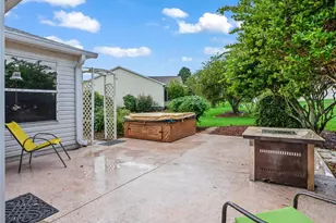 9671 SE 168th Maplesong Ln, The Villages, FL 32162 - Photo 3