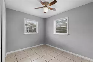 1086 Hibiscus Ct, Tavares, FL 32778 - Photo 13