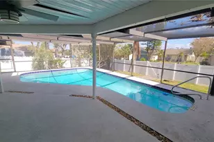 215 Meadowcross Dr, Safety Harbor, FL 34695 - Photo 19