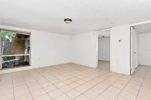 1672 10th St, Sarasota, FL 34236 - Photo 9