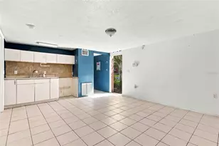 1672 10th St, Sarasota, FL 34236 - Photo 3