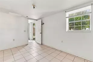 1672 10th St, Sarasota, FL 34236 - Photo 21