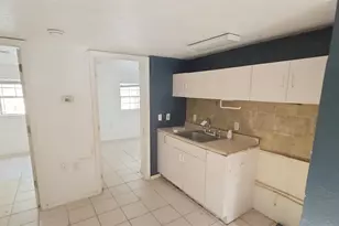 1672 10th St, Sarasota, FL 34236 - Photo 3