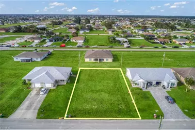 833 NE 15th Lane, Cape Coral, FL 33909 - Photo 1