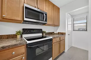 3004 Plaza Terrace Dr, Orlando, FL 32803 - Photo 15