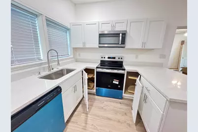 7913 Tidewater Trail, Tampa, FL 33619 - Photo 9