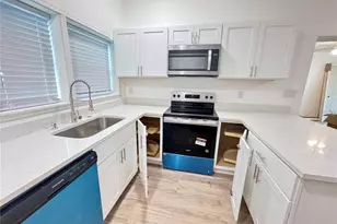 7913 Tidewater Trail, Tampa, FL 33619 - Photo 9