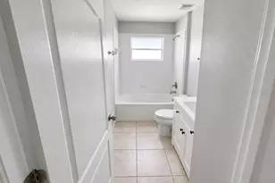 2242 Colville Chase Dr, Ruskin, FL 33570 - Photo 5