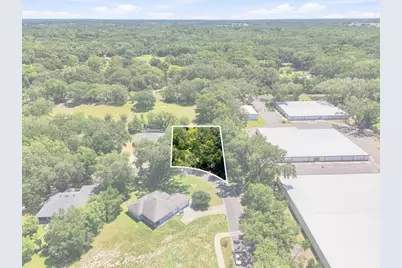 512 Dowling Circle, Lady Lake, FL 32159 - Photo 3