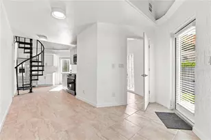 2881 Gentian Rd, Venice, FL 34293 - Photo 5