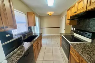 1605 Shady Ridge Ct, Orlando, FL 32807 - Photo 9