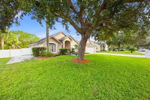 566 Montana Ave, Davenport, FL 33897 - Photo 3