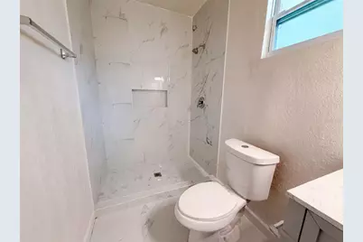 7117 N 50th Street, Tampa, FL 33617 - Photo 11