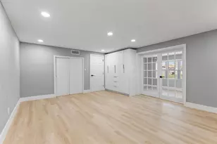 3926 Helena St NE, Saint Petersburg, FL 33703 - Photo 9