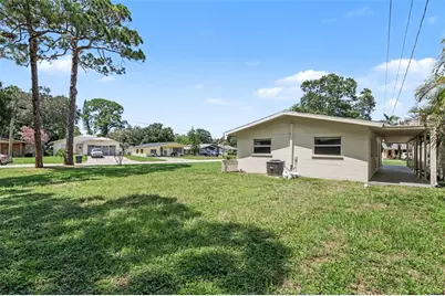 5585 Atlantic Avenue N, Saint Petersburg, FL 33703 - Photo 17