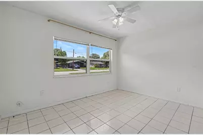 5585 Atlantic Avenue N, Saint Petersburg, FL 33703 - Photo 11