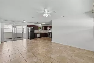 5585 Atlantic Ave N, Saint Petersburg, FL 33703 - Photo 5
