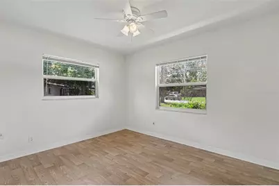 5585 Atlantic Avenue N, Saint Petersburg, FL 33703 - Photo 17