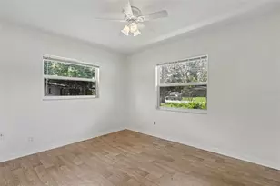 5585 Atlantic Ave N, Saint Petersburg, FL 33703 - Photo 17