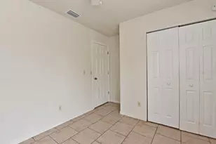 2809 Waxy Willow Ln, Orlando, FL 32808 - Photo 9