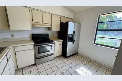 762 Kings Cove Court, Orlando, FL 32807 - Photo 5