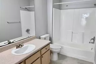 5475 Vineland Rd, Orlando, FL 32811 - Photo 17