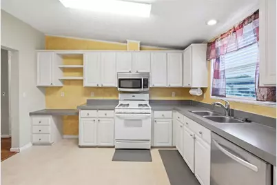 6229 Knotty Pine Drive SE, Winter Haven, FL 33884 - Photo 13