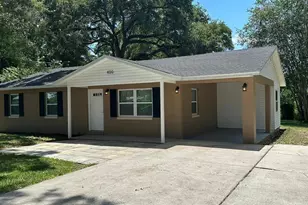 400 Pennsylvania Ave, Fruitland Park, FL 34731 - Photo 1