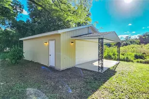 400 Pennsylvania Ave, Fruitland Park, FL 34731 - Photo 5