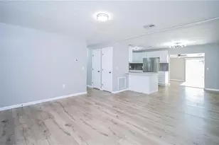 400 Pennsylvania Ave, Fruitland Park, FL 34731 - Photo 5