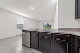 2667 Swooping Sparrow Dr, Saint Cloud, FL 34771 - Photo 9