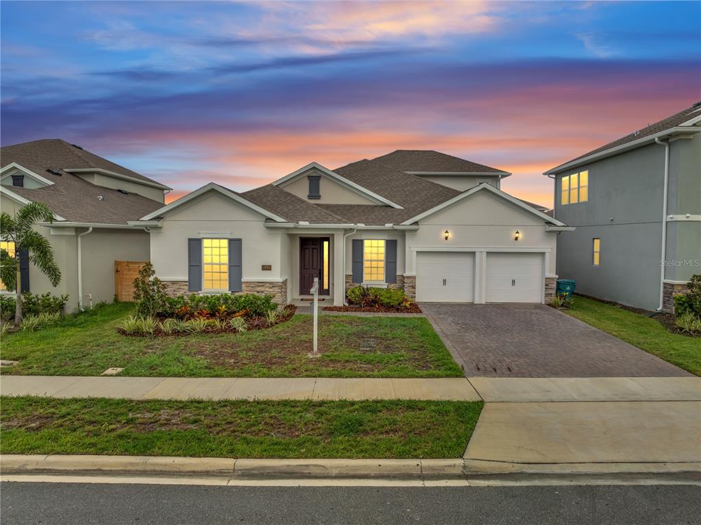 19062 Blueleaf St
