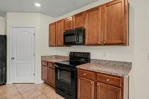 281 St Georges Cir, Eagle Lake, FL 33839 - Photo 5