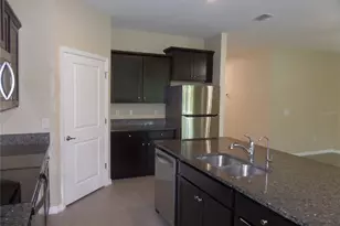 7832 Penrose Pl, Wildwood, FL 34785 - Photo 11