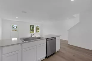 2424 Bevel Ln, Davenport, FL 33837 - Photo 9